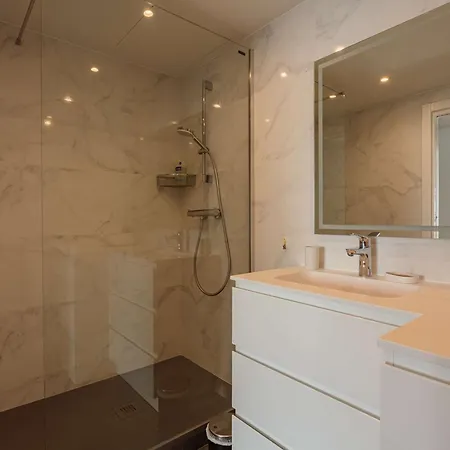Renove Au Centre-ville Avec Parking, Proche Plage Et Commerces - Fr-1-4-698 Apartment *